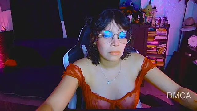 Snapshot of Drea_Foox chatting on April 7, 2026, 3:19 am Drea Foox online show from April 7, 2026, 3:19 am