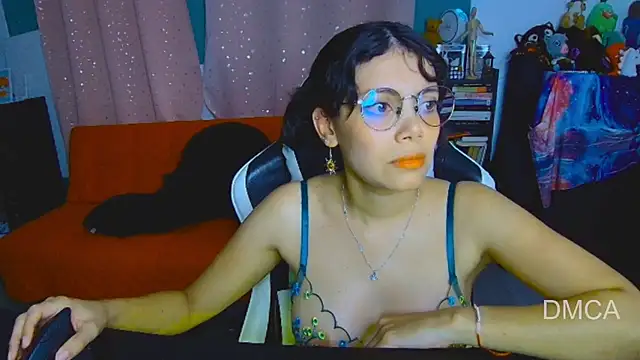 Snapshot of Drea_Foox chatting on February 13, 2026, 4:01 am Drea Foox online show from February 13, 2026, 4:01 am