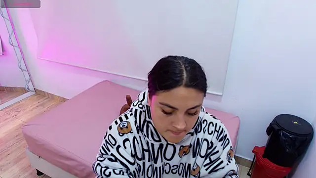 Brendda tay online show from November 15, 2025, 3:10 am