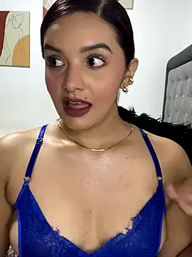 Melanyprada online show from December 15, 2025, 3:34 am