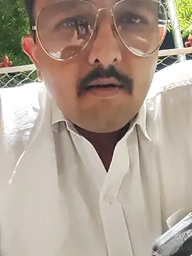 Akhil3290 online show from November 7, 2025, 1:48 pm