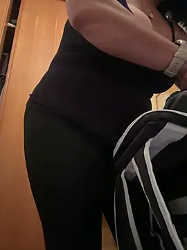 Snapshot of paulinaDiaz1 chatting on February 16, 2025, 9:27 pm paulinaDiaz1 online show from February 16, 2025, 9:27 pm