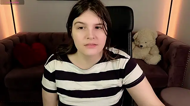 Snapshot of Ruyjin_Choi chatting on February 8, 2026, 10:57 am Ruyjin Choi online show from February 8, 2026, 10:57 am