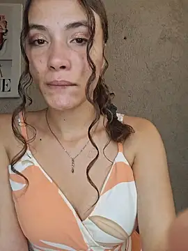 HelenHoltz online show from November 19, 2025, 8:31 pm