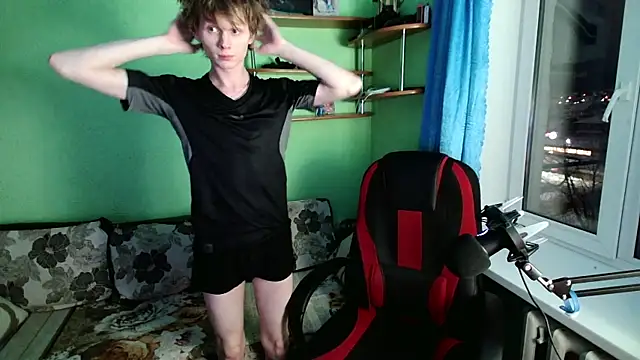 fameboyboo online show from December 18, 2025, 2:43 pm