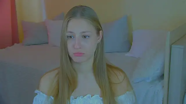 BritneyCruze online show from October 2, 2025, 9:12 am