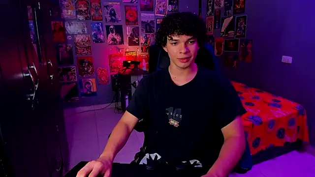 Snapshot of soy_ian_ chatting on March 12, 2025, 3:57 am soy ian online show from March 12, 2025, 3:57 am