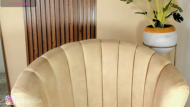 kenayfox online show from March 21, 2025, 5:21 am