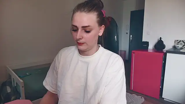 Snapshot of ce_leste__ chatting on January 18, 2026, 11:35 am ce leste online show from January 18, 2026, 11:35 am