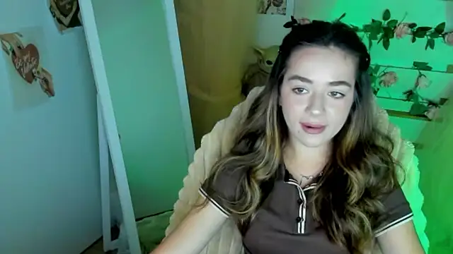 Bella XO online show from June 23, 2026, 6:33 am