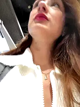 Snapshot of Dina_Tease chatting on December 5, 2024, 9:22 am Dina Tease online show from December 5, 2024, 9:22 am