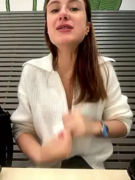 Snapshot of Dina_Tease chatting on December 5, 2024, 12:28 pm Dina Tease online show from December 5, 2024, 12:28 pm