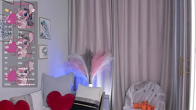 OdetteHarwick online show from November 1, 2025, 8:08 am