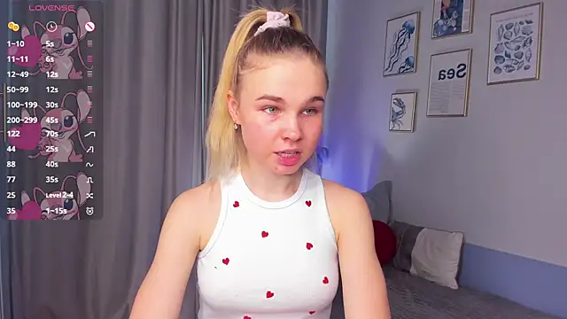 OdetteHarwick online show from December 3, 2025, 9:42 am