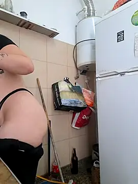 Snapshot of CAT28004 chatting on December 1, 2025, 3:24 pm CAT28004 online show from December 1, 2025, 3:24 pm