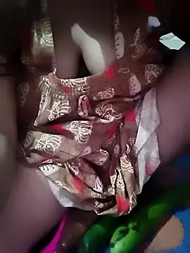 pihu32824 online show from April 15, 2026, 9:04 pm