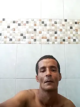Snapshot of morenogato100 chatting on April 7, 2026, 10:06 am morenogato100 online show from April 7, 2026, 10:06 am