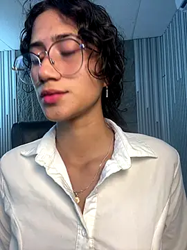 KaitlynLoveCam online show from November 17, 2025, 10:14 pm