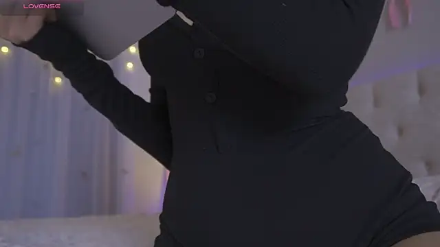 Snapshot of yumisunn chatting on February 10, 2026, 1:15 am yumisunn online show from February 10, 2026, 1:15 am