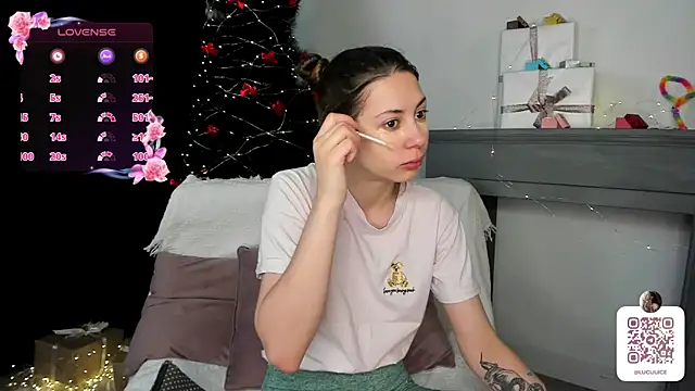 Snapshot of Lucutes chatting on January 9, 2025, 5:55 am Lucutes online show from January 9, 2025, 5:55 am