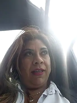 Laura-Hernandez online show from June 4, 2026, 2:33 pm