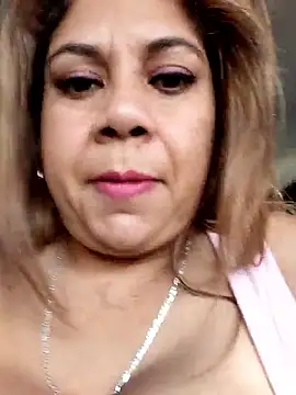 Snapshot of Laura-Hernandez chatting on January 17, 2026, 3:48 pm Laura-Hernandez online show from January 17, 2026, 3:48 pm