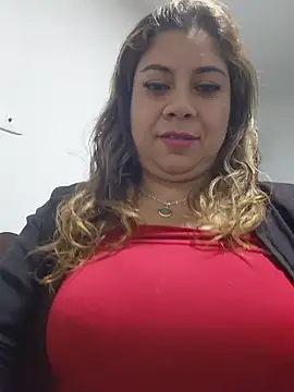 Snapshot of Laura-Hernandez chatting on July 20, 2026, 2:08 am Laura-Hernandez online show from July 20, 2026, 2:08 am