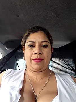Snapshot of Laura-Hernandez chatting on February 1, 2026, 3:54 pm Laura-Hernandez online show from February 1, 2026, 3:54 pm