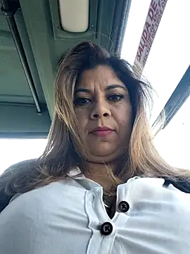 Laura-Hernandez online show from March 4, 2026, 2:14 pm