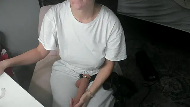 bigb00tyjudyyX online show from February 16, 2026, 6:06 pm