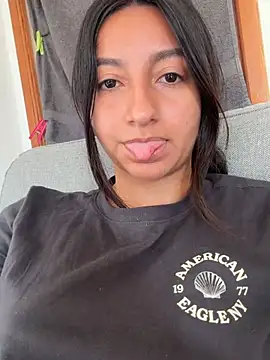 Snapshot of aly_golden_ chatting on July 2, 2026, 7:14 am aly golden online show from July 2, 2026, 7:14 am