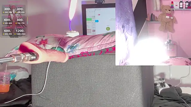 kira touka online show from November 27, 2025, 3:07 am