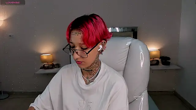 Snapshot of ravengreen_ chatting on January 30, 2025, 12:07 am ravengreen online show from January 30, 2025, 12:07 am