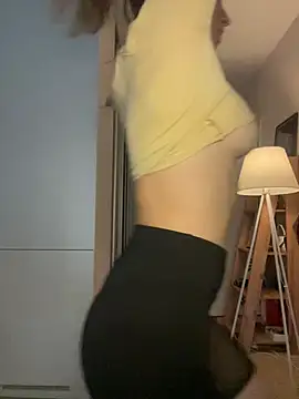 Snapshot of kira_proxima_02 chatting on March 14, 2025, 6:21 am kira proxima 02 online show from March 14, 2025, 6:21 am