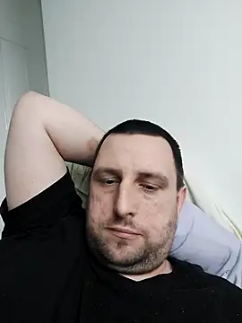 HE-M123 online show from October 8, 2025, 4:40 pm