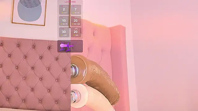 Luna monroe  online show from March 12, 2026, 5:06 pm