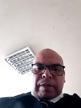 Snapshot of Camilo-31RI chatting on August 3, 2026, 11:16 am Camilo-31RI online show from August 3, 2026, 11:16 am