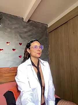 Snapshot of MafeeRoss chatting on February 18, 2026, 5:42 pm MafeeRoss online show from February 18, 2026, 5:42 pm