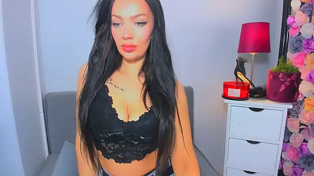 OliviaFantasy online show from November 9, 2025, 10:52 am