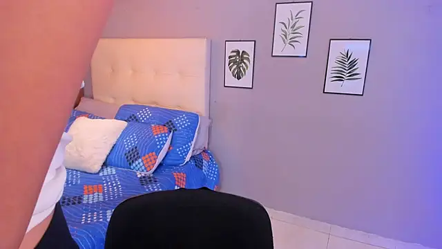 Maia W10 online show from November 8, 2025, 12:31 pm