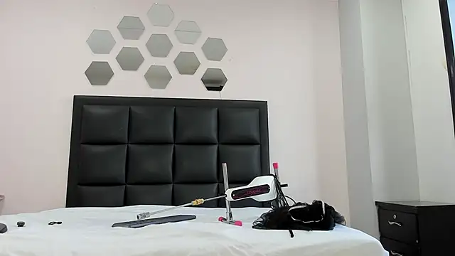 Catalina Jonex online show from April 9, 2026, 11:49 am