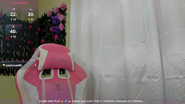 sweetieandjuicyy online show from November 5, 2025, 5:05 pm