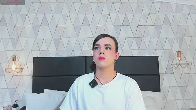 JustinePerry online show from January 7, 2026, 4:06 am