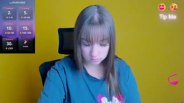 Snapshot of Evelina_GG chatting on September 18, 2025, 5:43 am Evelina GG online show from September 18, 2025, 5:43 am