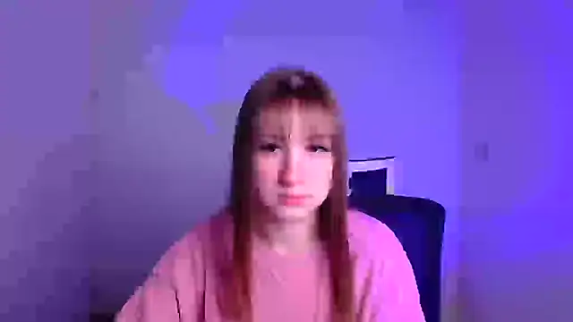 Snapshot of Evelina_GG chatting on February 10, 2025, 6:53 am Evelina GG online show from February 10, 2025, 6:53 am
