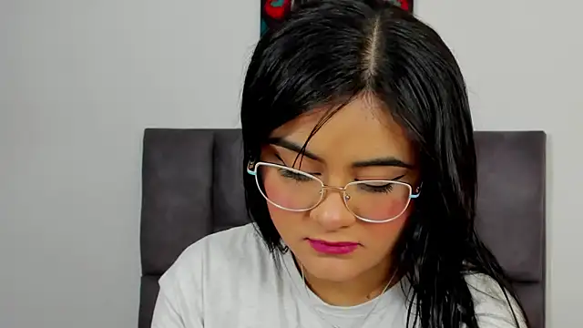 Dulce amg online show from March 17, 2025, 1:29 pm