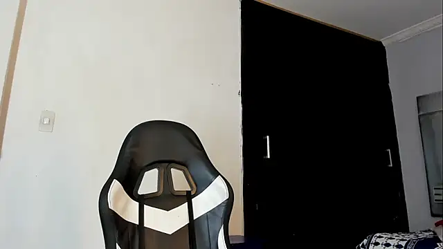 La Perversa69 online show from October 10, 2025, 7:47 pm