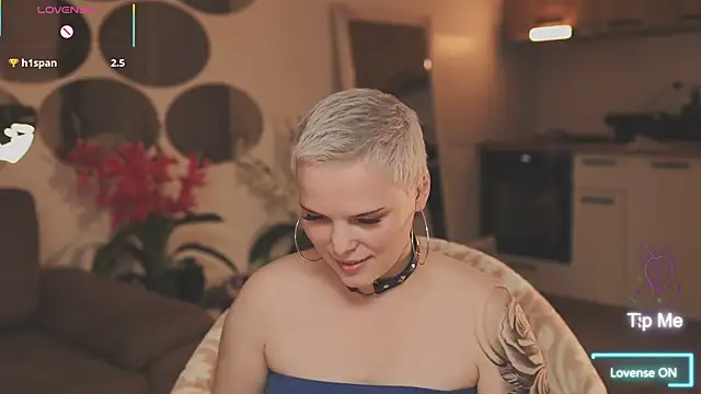 LikaBerry1 online show from October 29, 2025, 6:07 pm