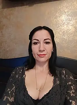 Snapshot of FireLily332 chatting on February 7, 2025, 4:35 pm FireLily332 online show from February 7, 2025, 4:35 pm