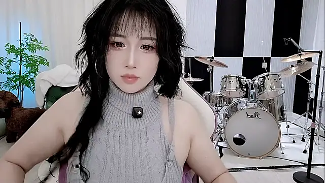 Snapshot of Vaness-a chatting on September 17, 2025, 8:33 pm Vaness-a online show from September 17, 2025, 8:33 pm